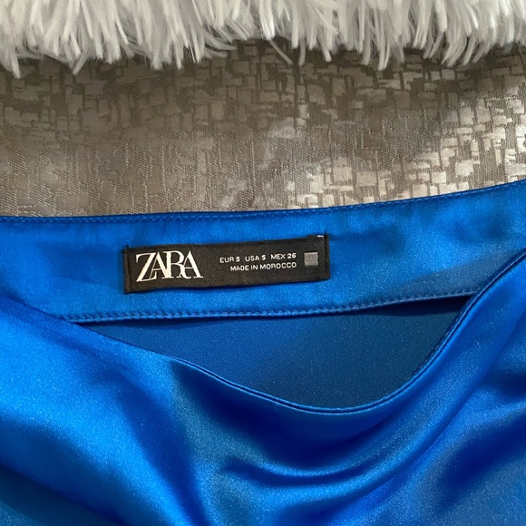 ⭕️ SOLD ⭕️ NEW Zara Electric Blue High Side Slit Satin Skirt - Picture 8 of 10